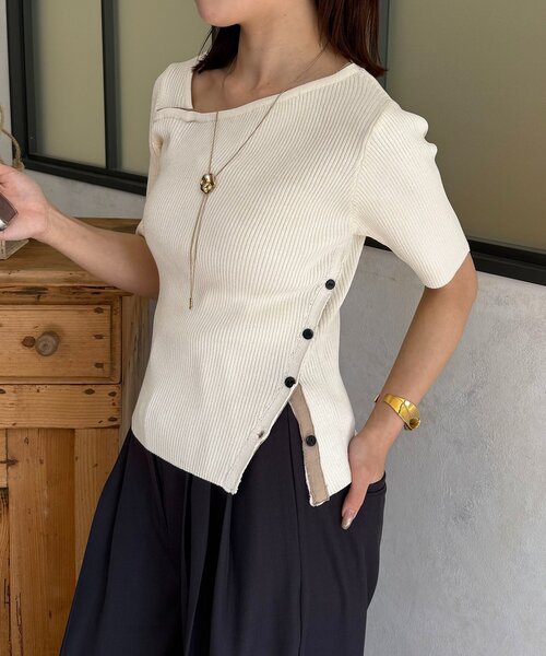 Thevon（ゼボン）の「バイカラーアシメネック半袖ニット（ニット/セーター・レディース・アイボリー/イエロー/ネイビー・S/M）」の2枚目の写真
