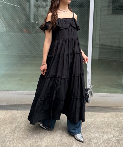 w closet(ダブルクローゼット)の「マルチウェイティアードキャミワンピース(ワンピース・レディース・ブラック/オフホワイト/ブルー/パープル・FREE)」の2枚目の写真