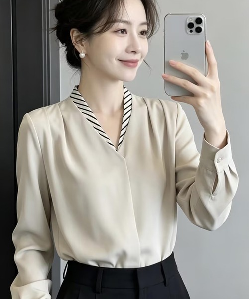 AsheKsha(アシクシャ)の「クラシックなストライプ切り替えVネックフェイクレイヤードシャツ(シャツ/ブラウス・レディース・ホワイト/ベージュ/ブラック・M)」の19枚目の写真