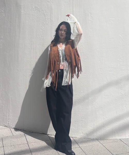 Ameri(アメリ)の「WESTERN FRINGE SYNTHETIC SUEDE VEST(ベスト・レディース・パープル/ブラウン・FREE)」の3枚目の写真
