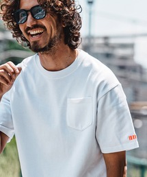 felkod（フィルコッド）の「mt10584- Barcode Embroidery 10oz Pocket Tee スーパーヘビーウェイトTシャツ(F26A320)（Tシャツ/カットソー）」