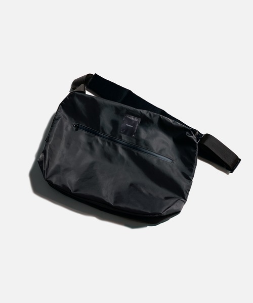 VIRGOwearworks(ヴァルゴウェアワークス)の「VIRTALIA SHOULDER BAG(ショルダーバッグ・メンズ・ブラック/オリーブドラブ・FREE)」の4枚目の写真