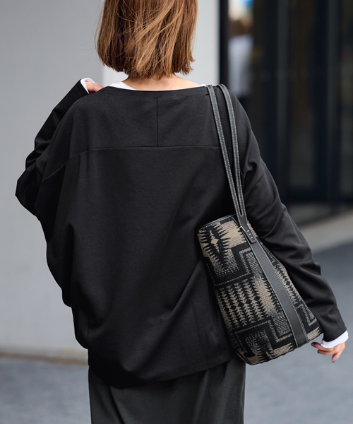 FRAMeWORK(フレームワーク)の「≪WEB限定 / 新色 /追加≫コクーンプルオーバー(Tシャツ/カットソー・レディース・グレー/マルチ/ホワイト/ブラック・FREE)」の10枚目の写真
