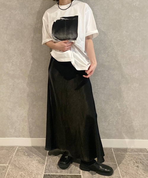 ISOOK(アイスー)の「モノクロフォトプリントT(kiharu) / グラフィック 半袖 オーバーサイズ ビックシルエット メンズライク モード モノトーン(Tシャツ/カットソー・レディース・ホワイト/ブラック・FREE)」の15枚目の写真