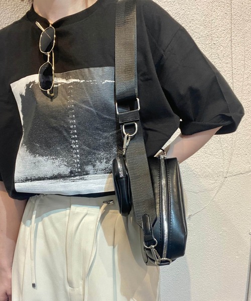 ISOOK(アイスー)の「モノクロフォトプリントT(kiharu) / グラフィック 半袖 オーバーサイズ ビックシルエット メンズライク モード モノトーン(Tシャツ/カットソー・レディース・ホワイト/ブラック・FREE)」の12枚目の写真