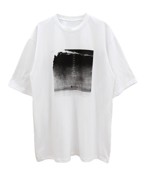 ISOOK(アイスー)の「モノクロフォトプリントT(kiharu) / グラフィック 半袖 オーバーサイズ ビックシルエット メンズライク モード モノトーン(Tシャツ/カットソー・レディース・ホワイト/ブラック・FREE)」の5枚目の写真