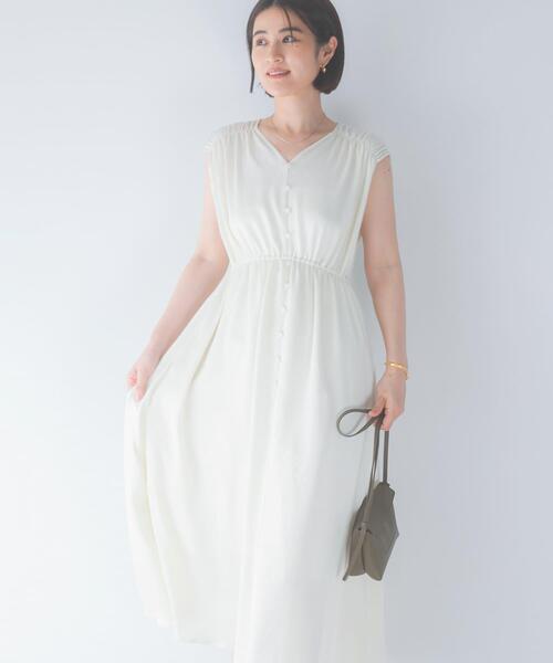URBAN RESEARCH ROSSO WOMEN（アーバンリサーチ　ロッソ）の「楊柳サテンウエストマークワンピース（ワンピース・レディース・オフホワイト/ネイビー/ブラウン・FREE）」の14枚目の写真