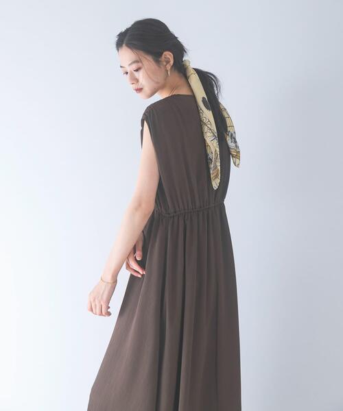 URBAN RESEARCH ROSSO WOMEN（アーバンリサーチ　ロッソ）の「楊柳サテンウエストマークワンピース（ワンピース・レディース・オフホワイト/ネイビー/ブラウン・FREE）」の21枚目の写真