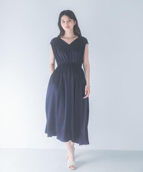 URBAN RESEARCH ROSSO WOMEN（アーバンリサーチ　ロッソ）の「楊柳サテンウエストマークワンピース（ワンピース・レディース・オフホワイト/ネイビー/ブラウン・FREE）」の4枚目の写真
