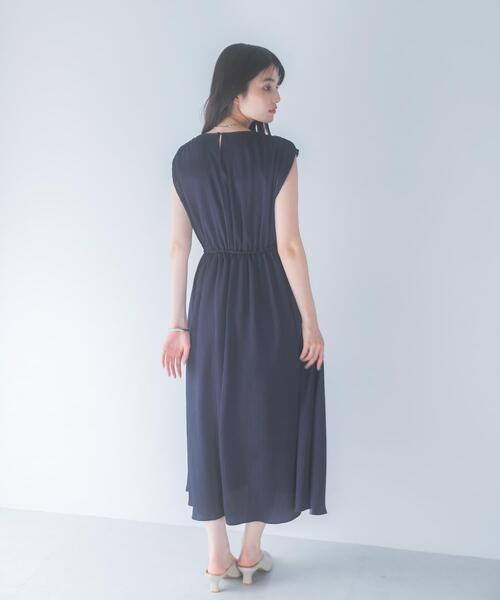 URBAN RESEARCH ROSSO WOMEN（アーバンリサーチ　ロッソ）の「楊柳サテンウエストマークワンピース（ワンピース・レディース・オフホワイト/ネイビー/ブラウン・FREE）」の6枚目の写真