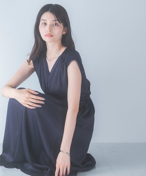 URBAN RESEARCH ROSSO WOMEN(アーバンリサーチ ロッソ)の「楊柳サテンウエストマークワンピース(ワンピース・レディース・オフホワイト/ネイビー/ブラウン・FREE)」の13枚目の写真