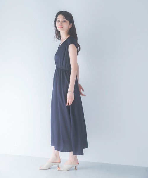 URBAN RESEARCH ROSSO WOMEN(アーバンリサーチ ロッソ)の「楊柳サテンウエストマークワンピース(ワンピース・レディース・オフホワイト/ネイビー/ブラウン・FREE)」の9枚目の写真