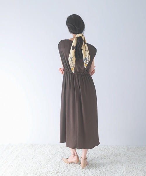 URBAN RESEARCH ROSSO WOMEN(アーバンリサーチ ロッソ)の「楊柳サテンウエストマークワンピース(ワンピース・レディース・オフホワイト/ネイビー/ブラウン・FREE)」の6枚目の写真