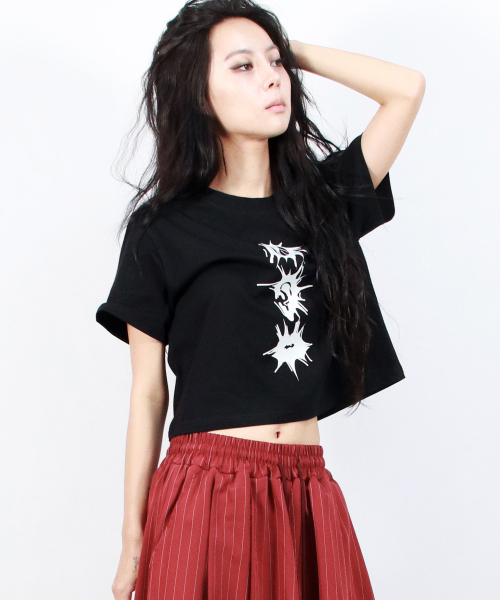 DEMARC(ドゥマーク)の「eerie graphic crop short sleeve tee black(Tシャツ/カットソー・レディース・その他・MEDIUM/LARGE)」の4枚目の写真