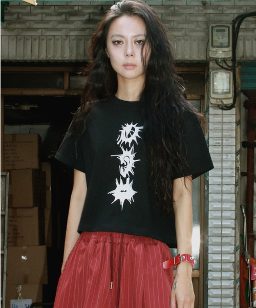 DEMARC(ドゥマーク)の「eerie graphic crop short sleeve tee black(Tシャツ/カットソー・レディース・その他・MEDIUM/LARGE)」の5枚目の写真
