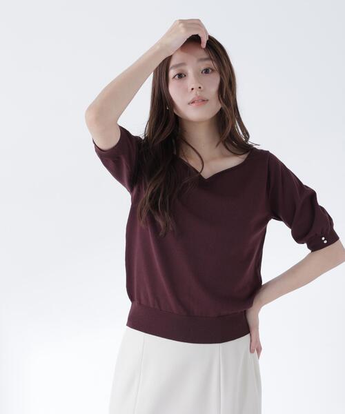 NATURAL BEAUTY BASIC(ナチュラルビューティーベーシック)の「ハートネックベーシックニット(ニット/セーター・レディース・ブラック/オフホワイト/ブルー/ダークブラウン・フリ-)」の4枚目の写真