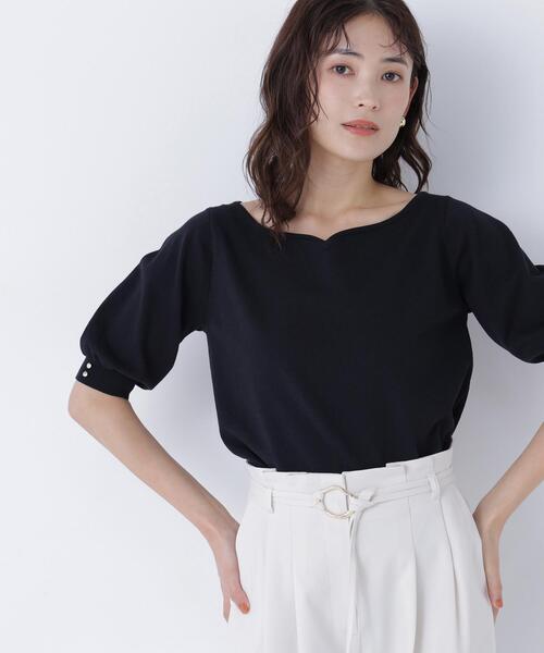 NATURAL BEAUTY BASIC(ナチュラルビューティーベーシック)の「ハートネックベーシックニット(ニット/セーター・レディース・ブラック/オフホワイト/ブルー/ダークブラウン・フリ-)」の3枚目の写真