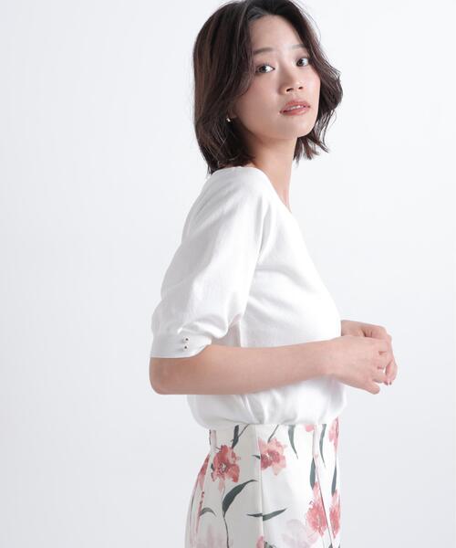 NATURAL BEAUTY BASIC(ナチュラルビューティーベーシック)の「ハートネックベーシックニット(ニット/セーター・レディース・ブラック/オフホワイト/ブルー/ダークブラウン・フリ-)」の6枚目の写真