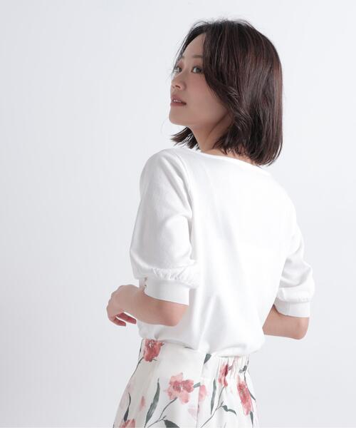 NATURAL BEAUTY BASIC(ナチュラルビューティーベーシック)の「ハートネックベーシックニット(ニット/セーター・レディース・ブラック/オフホワイト/ブルー/ダークブラウン・フリ-)」の8枚目の写真
