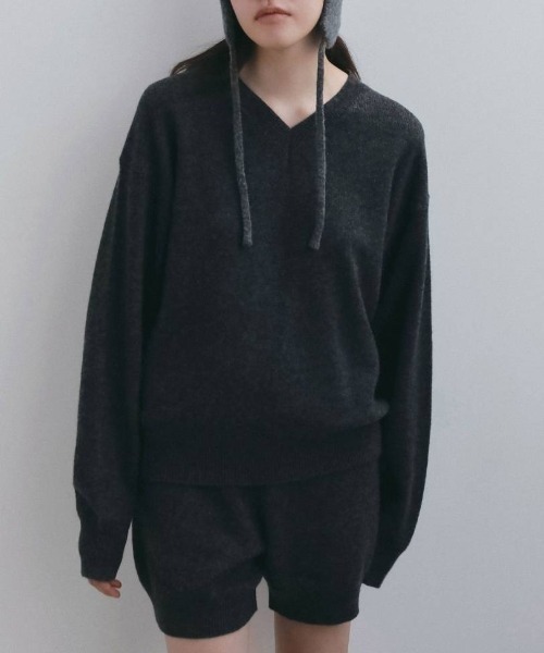 anuke(アンヌーク)の「anuke Wool Vneck Knit ウールVネックニット/62620530(ニット/セーター・レディース・イエロー/チャコールグレー・ONE SIZE)」の6枚目の写真