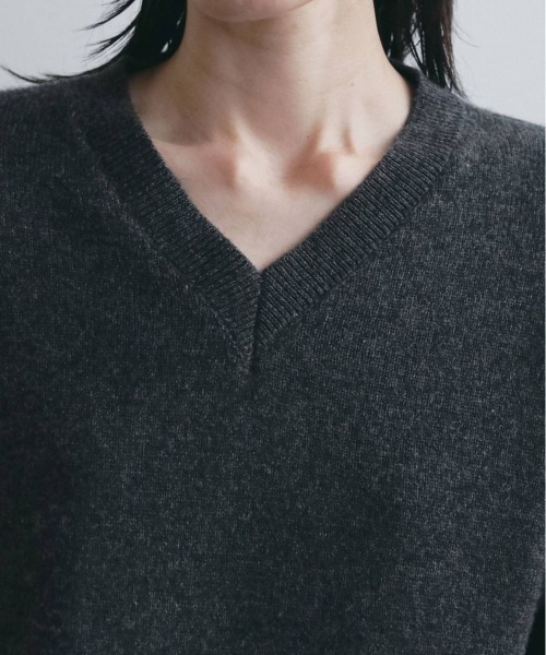anuke(アンヌーク)の「anuke Wool Vneck Knit ウールVネックニット/62620530(ニット/セーター・レディース・イエロー/チャコールグレー・ONE SIZE)」の11枚目の写真