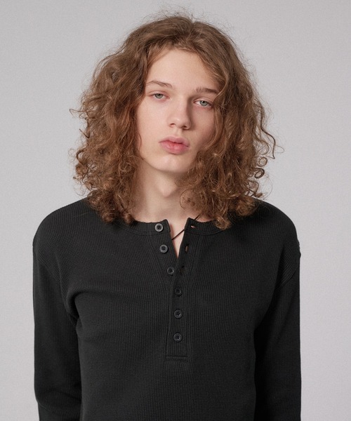 WISH FOR EVER(ウィッシュフォーエバー)の「CUT-OFF HENRY NECK THERMAL/カットオフヘンリーネックサーマル(Tシャツ/カットソー・メンズ・ホワイト/ボルドー/ブラック/ブラウン/グレー/ネイビー・LARGE/SMALL/MEDIUM)」の7枚目の写真