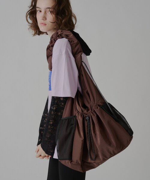 WHIMSIC(ウィムジック)の「【UNISEX】マルチショルダーバッグ(ショルダーバッグ・メンズ・ブラウン/ブラック/パープル・FREE)」の2枚目の写真