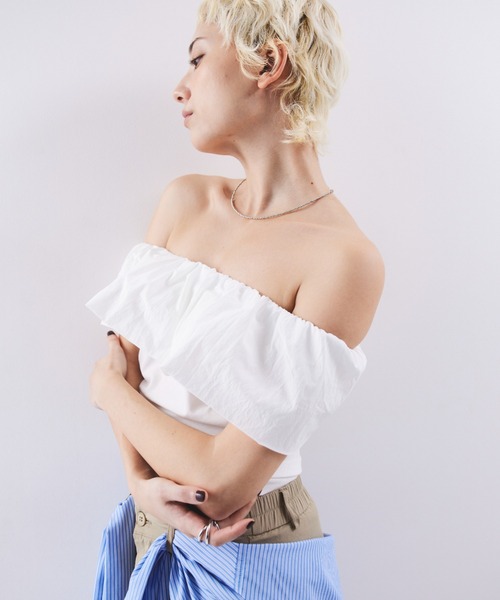 HANNE(アン)の「フリルギャザーオフショルトップス(Tシャツ/カットソー・レディース・ホワイト/ブラック・FREE)」の5枚目の写真