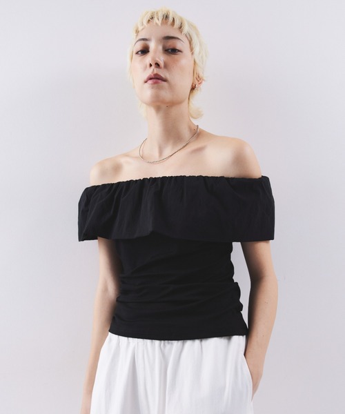 HANNE(アン)の「フリルギャザーオフショルトップス(Tシャツ/カットソー・レディース・ホワイト/ブラック・FREE)」の14枚目の写真