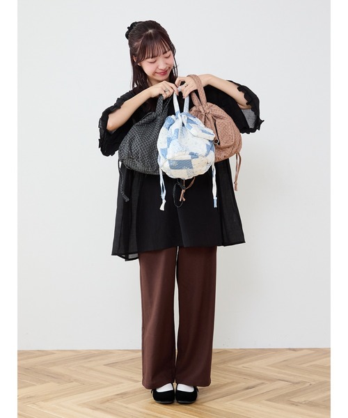 Samansa Mos2(サマンサ モスモス)の「【Cross×Staff】ポーチ付/まんまるポシェット(ハンドバッグ・レディース・オフホワイト/チャコールグレー/キャメル・F)」の6枚目の写真