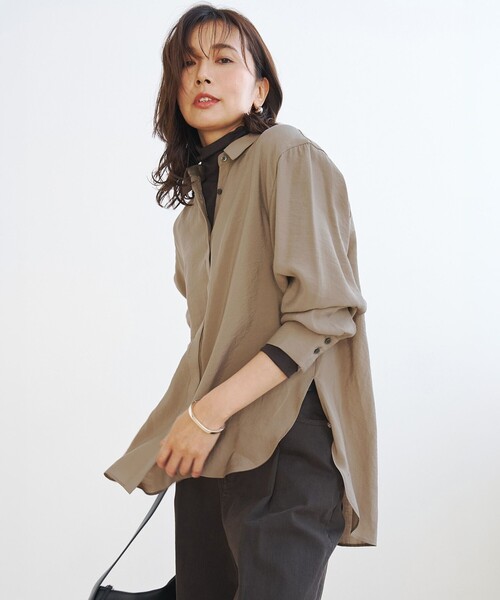 UNFILO(アンフィーロ)の「フィブリルクロス オーバーシャツ(シャツ/ブラウス・レディース・アイボリー系/グレー系/黄土色系・X-LARGE)」の17枚目の写真