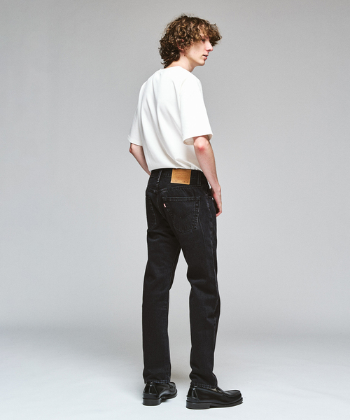 417 EDIFICE(フォーワンセブンエディフィス)の「LEVI’S(R)/リーバイス 別注 501 ブラック(L28)(デニムパンツ・メンズ・ブラック・31/30/29/28/38/36/34/33/32)」の3枚目の写真