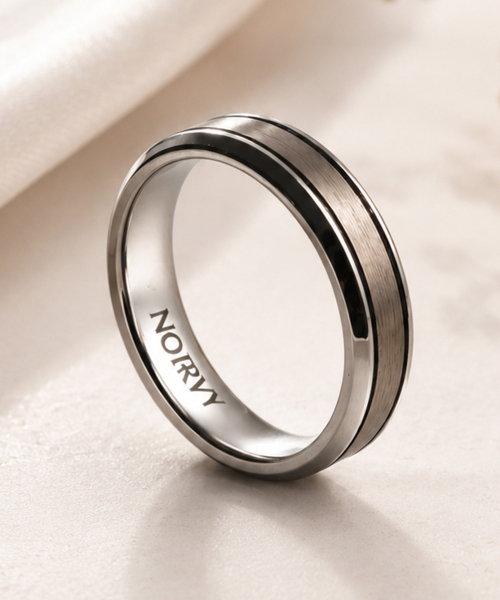 NOIRVY(ノワールビー)の「NR-305 ミニマルカーブラインカップルリング(リング・メンズ・その他・15号/13号/23号/21号/19号/17号)」の13枚目の写真