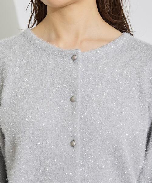 INDIVI(インディヴィ)の「【繊細な煌めき!】ラメモール クルーネックカーディガン(カーディガン/ボレロ・レディース・ブラック/ゴールド/シルバー・38/34/15 /13/05)」の11枚目の写真