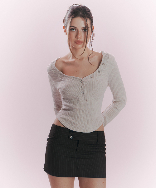 PLEASENOFOLLOW(プリーズノーフォロー)の「Bunny Snap Button Top (Ver.1) (Oatmeal)(Tシャツ/カットソー・レディース・その他・FREE)」の1枚目の写真