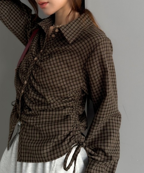 mily bilet(ミウィビレット)の「【mily bilet】多ボタンとシャーリングで魅せる。多ボタンシャーリングシャツ(シャツ/ブラウス・レディース・ブラック/ブラウン系1/ブラウン系2・X-LARGE/LARGE/MEDIUM/SMALL)」の22枚目の写真