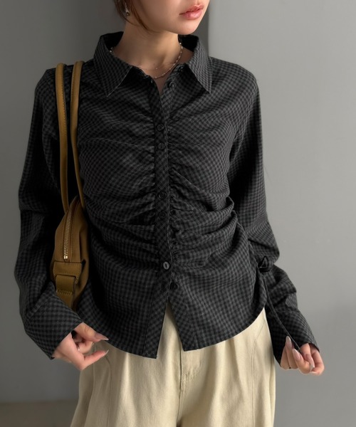 mily bilet(ミウィビレット)の「【mily bilet】多ボタンとシャーリングで魅せる。多ボタンシャーリングシャツ(シャツ/ブラウス・レディース・ブラック/ブラウン系1/ブラウン系2・X-LARGE/LARGE/MEDIUM/SMALL)」の13枚目の写真
