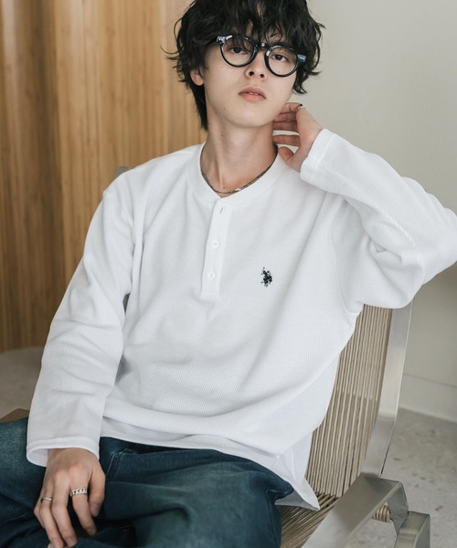 U.S. POLO ASSN.(ユーエスポロアッスン)の「U.S. POLO ASSN. ユーエスポロアッスン サーマルワンポイントロゴ刺繍ヘンリーネック長袖Tシャツ/ワッフルカットソー(Tシャツ/カットソー・メンズ・ホワイト/ブラック/チャコール/グレー/ネイビー/ベージュ・M/XL/L)」の2枚目の写真