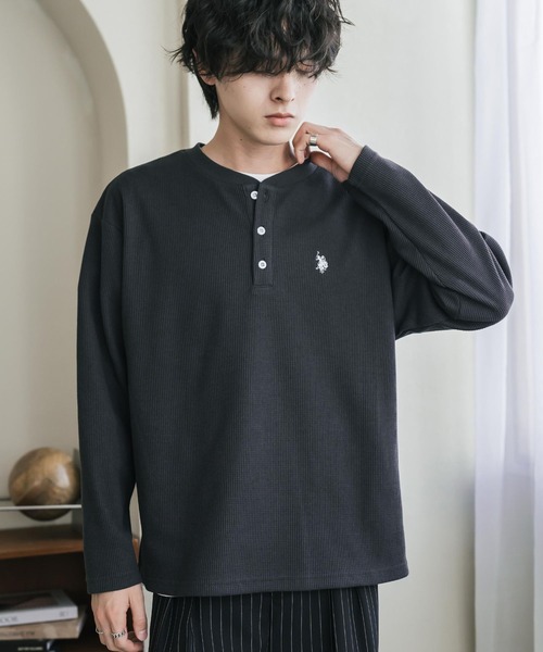 U.S. POLO ASSN.(ユーエスポロアッスン)の「U.S. POLO ASSN. ユーエスポロアッスン サーマルワンポイントロゴ刺繍ヘンリーネック長袖Tシャツ/ワッフルカットソー(Tシャツ/カットソー・メンズ・ホワイト/ブラック/チャコール/グレー/ネイビー/ベージュ・M/XL/L)」の4枚目の写真