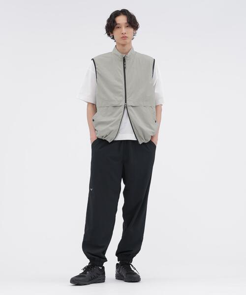 MARGARET HOWELL(マーガレットハウエル)の「RECYCLED NYLON LIGHTWEIGHT RIP STOP BLOUSON(ブルゾン・メンズ・ネイビー系1/グレー系その他・LARGE/MEDIUM)」の5枚目の写真