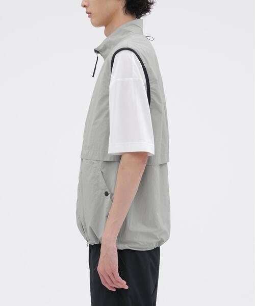 MARGARET HOWELL(マーガレットハウエル)の「RECYCLED NYLON LIGHTWEIGHT RIP STOP BLOUSON(ブルゾン・メンズ・ネイビー系1/グレー系その他・LARGE/MEDIUM)」の6枚目の写真