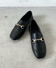 SOREA（ソレア）の「ビットモチーフフラットローファー（ローファー）」