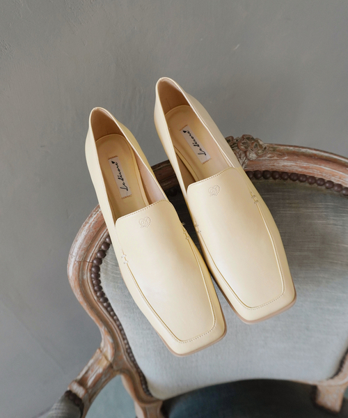 LE TALON(ルタロン)の「《/WEB+一部店舗限定》Le decore / ル デコレ classic loafer パンプス(パンプス・レディース・ブラウン/ブラック×ブラック/レモンイエロー・22cm/22.5cm/23cm/23.5cm/24cm/24.5cm/25cm)」の3枚目の写真