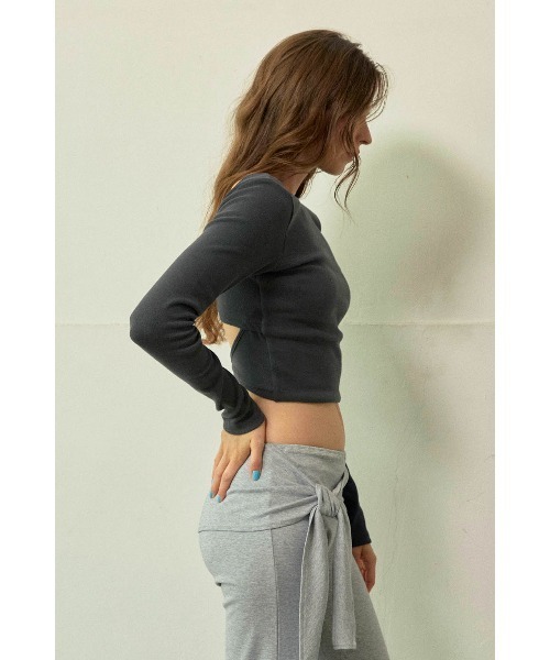 ALEXIA STAM(アリシアスタン)の「Back Adjuster Long Sleeve Top /パッドinバックジャスタートップス(Tシャツ/カットソー・レディース・ホワイト/チャコールグレー/グレー・S/M/L)」の11枚目の写真