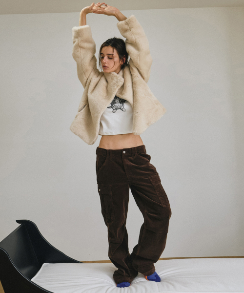 AENE(エイネ)の「ローライズコーデュロイカーゴパンツ(その他パンツ・レディース・カーキオリーブ/ブラウン・LARGE/MEDIUM/SMALL)」の3枚目の写真