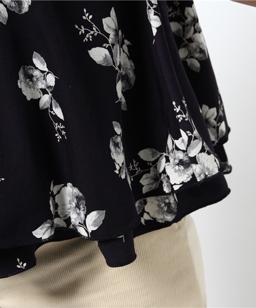 archives（アルシーヴ）の「花柄ティアードキャミ（シャツ/ブラウス・レディース・ネイビー/オフホワイト/ピンク・MEDIUM）」の8枚目の写真