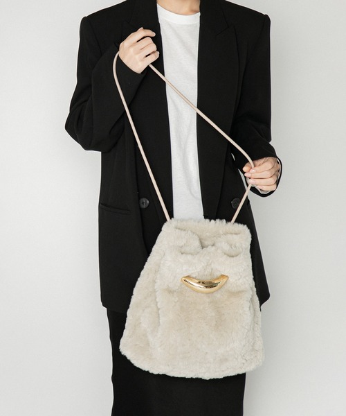 LE VERNIS(ル・ベルニ)の「LE VERNIS(ル・ベルニ)Sculpture purse(ショルダーバッグ・レディース・グレー/ブラウン/アイボリー・FREE)」の10枚目の写真