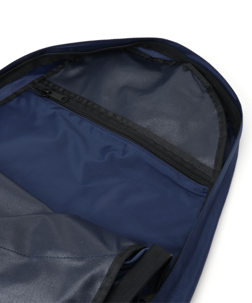 SHIPS JET BLUE(シップスジェットブルー)の「PETERS MOUNTAIN WORKS: デイバッグ(バックパック/リュック・メンズ・ネイビー/ブラック・ONE SIZE)」の8枚目の写真