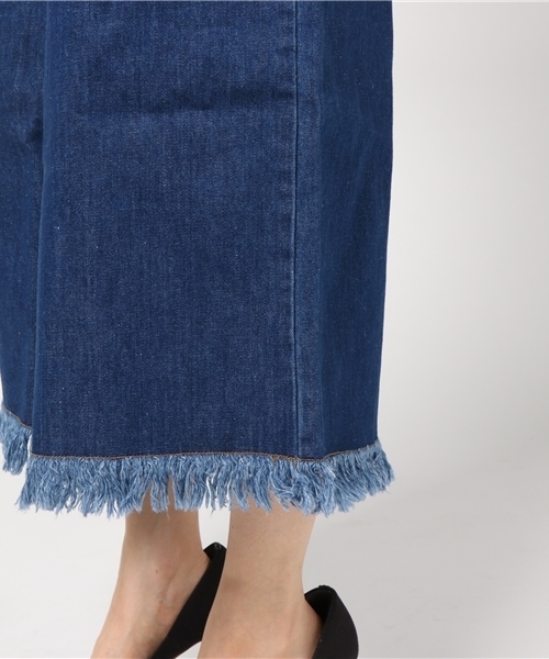 PUNYUS(プニュズ)の「フリンジフレアデニムパンツ(デニムパンツ・レディース・ライトインディゴブルー/インディゴブルー/ホワイト・4/2/3/1)」の10枚目の写真