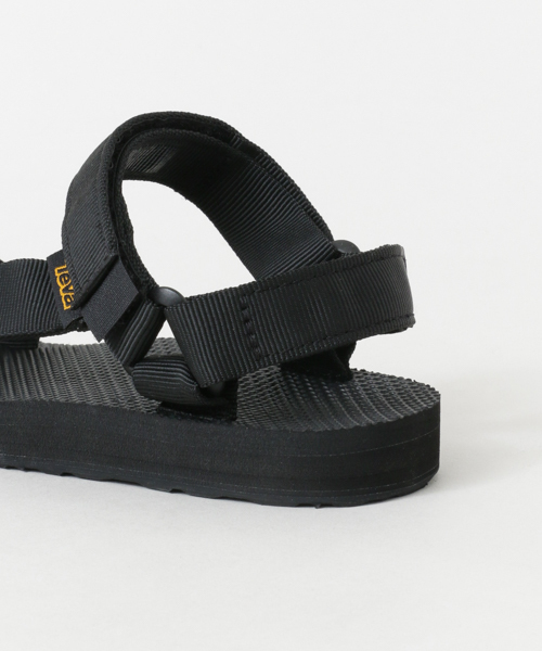 Teva（テバ）の「UR Teva ORIGINAL UNIVERSAL（サンダル・レディース・ブラック・6/7）」の4枚目の写真